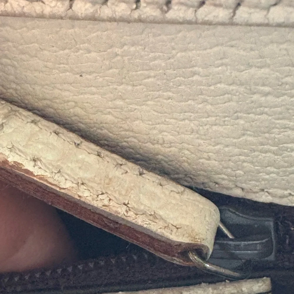 Vintage Gucci Jackie Canvas Tote with leather off white trim silver hard. - Picture 7 of 16